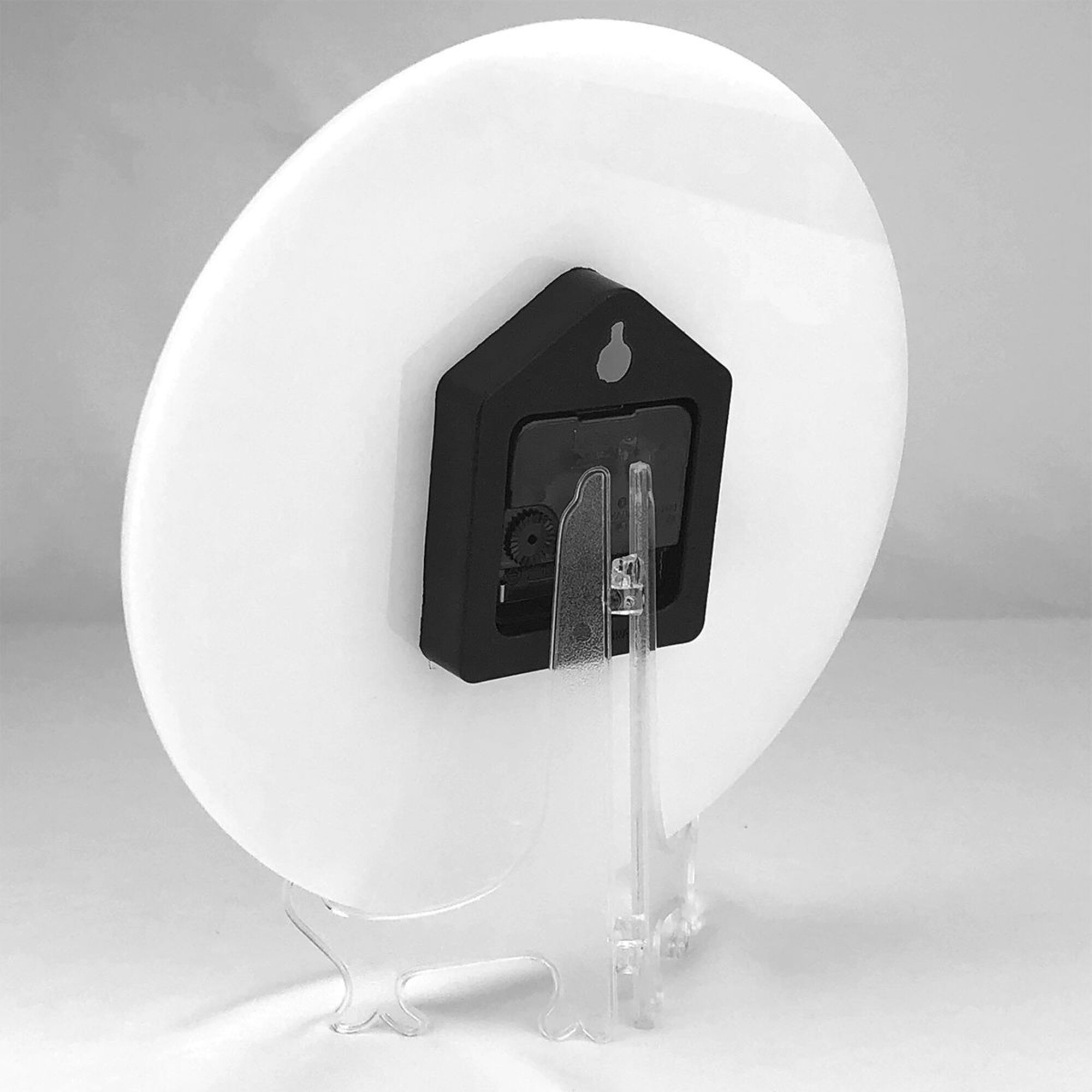 "Victory Call" Creative Round Clock | A Symbol of Triumph and Courage